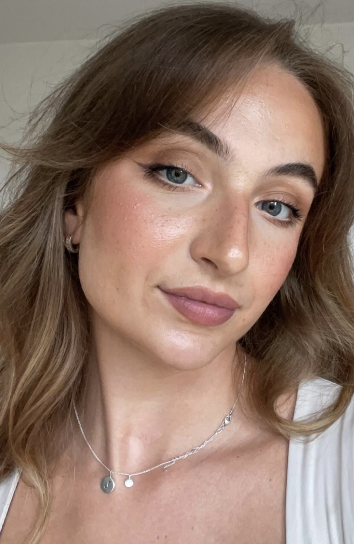 Laura - Hair & Makeup Artist